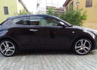 Alfa Romeo Mito: sostituire la maniglia della portiera