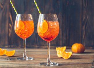 Come preparare cocktail Apertass: ricetta originale con Aperol e Tassoni