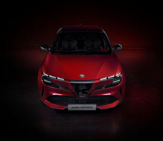 Alfa Romeo Junior: esiste una motorizzazione solo benzina?